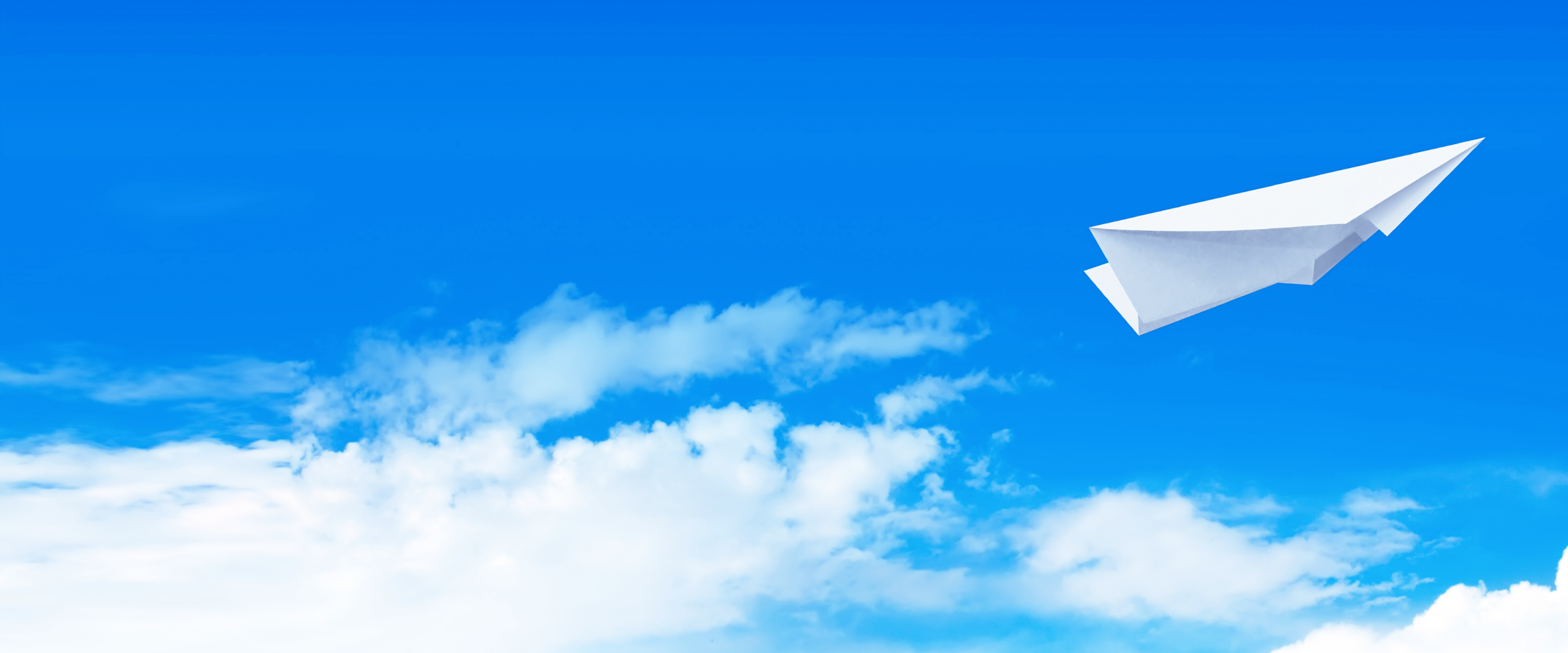 Banner image, an airplane in the bluesky